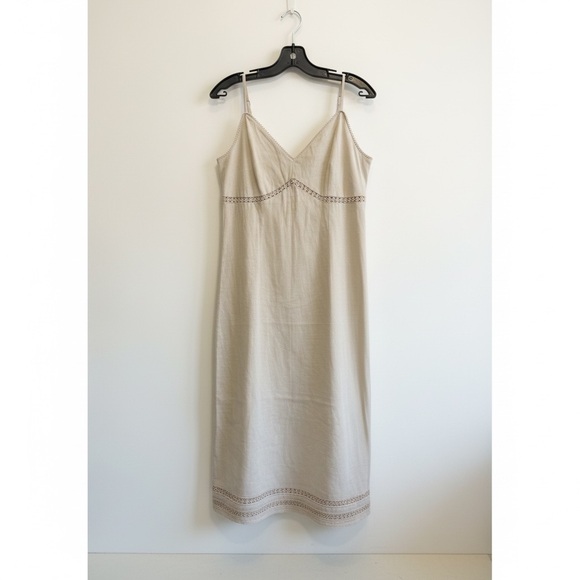 Elegant Cream Midi Dress - Picture 2 of 2